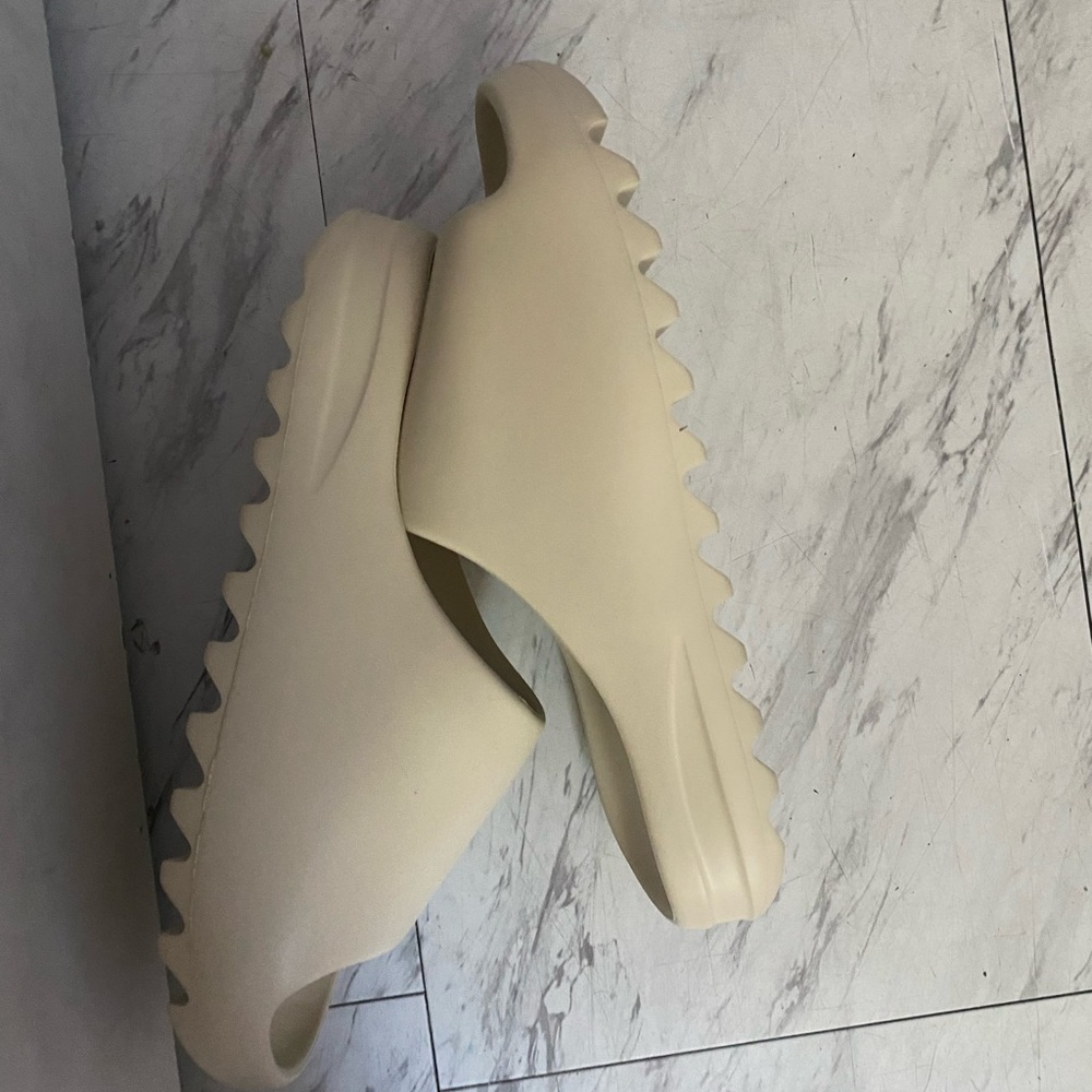 Yezzy slides